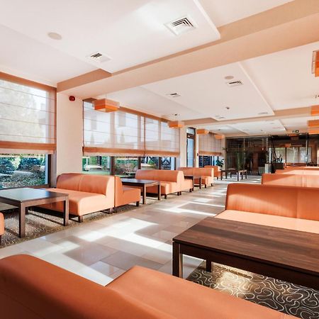 Hotel Amazonka Conference And Spa Цехоцинек Екстериор снимка