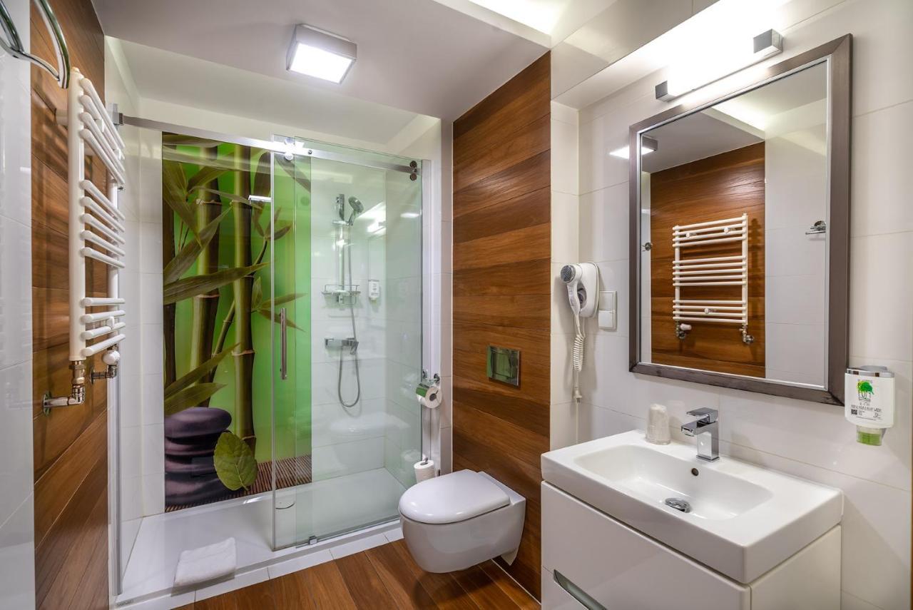 Hotel Amazonka Conference And Spa Цехоцинек Екстериор снимка