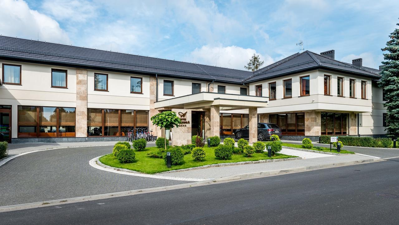 Hotel Amazonka Conference And Spa Цехоцинек Екстериор снимка