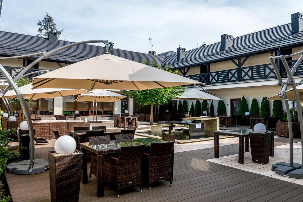 Hotel Amazonka Conference And Spa Цехоцинек Екстериор снимка