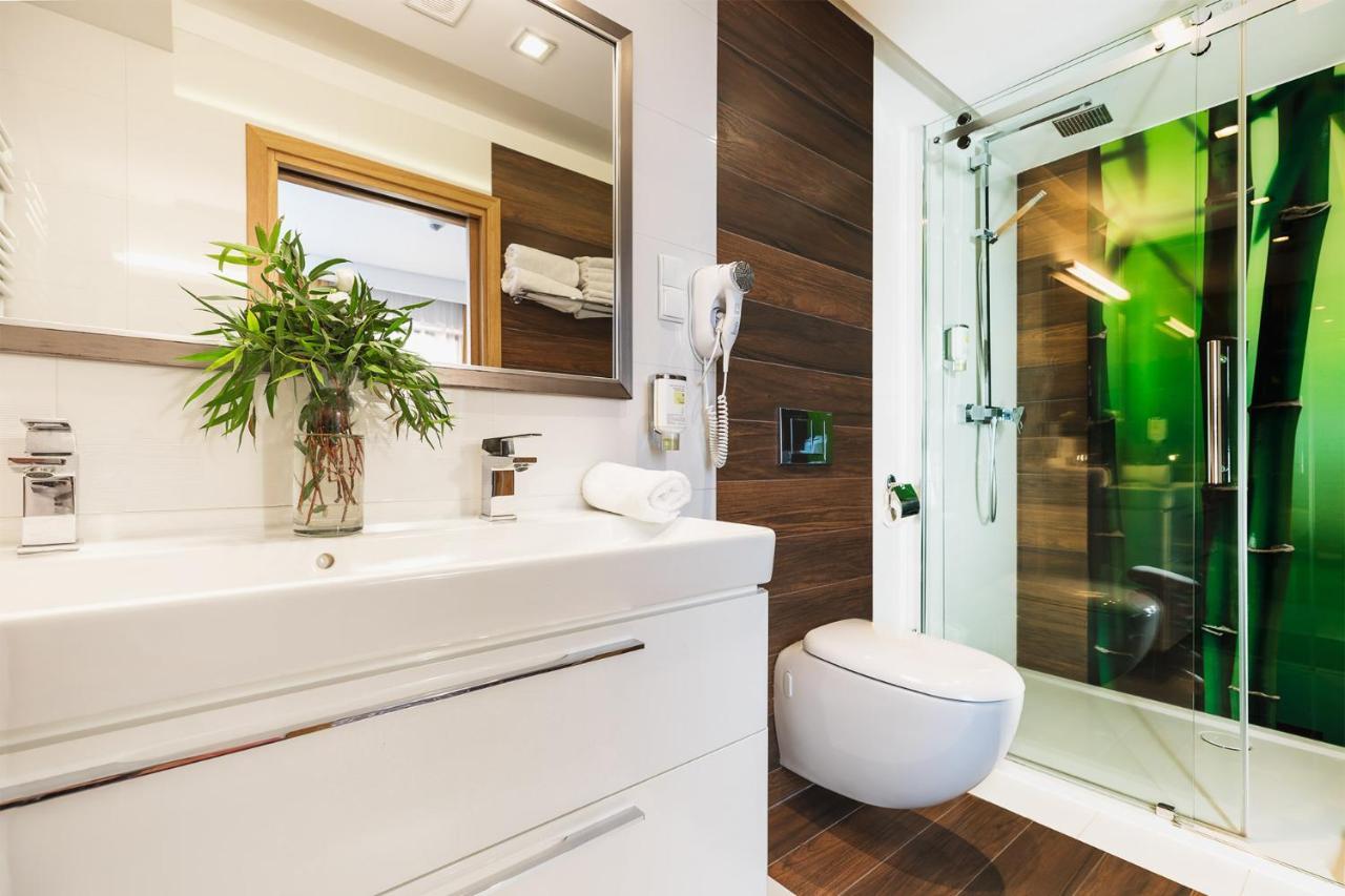 Hotel Amazonka Conference And Spa Цехоцинек Екстериор снимка