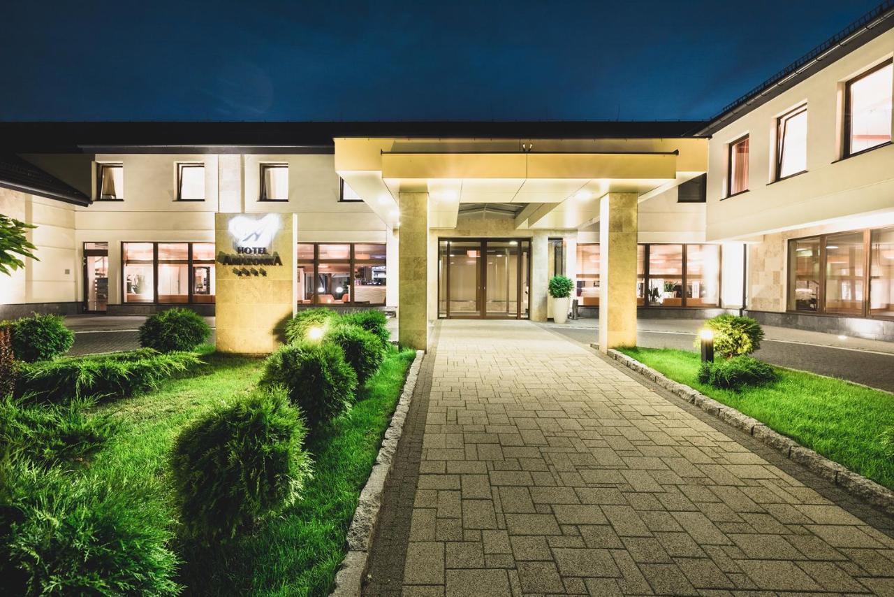 Hotel Amazonka Conference And Spa Цехоцинек Екстериор снимка